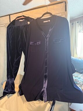 Susan Graver Navy Two-Piece Velvet-Trim Top and Pants